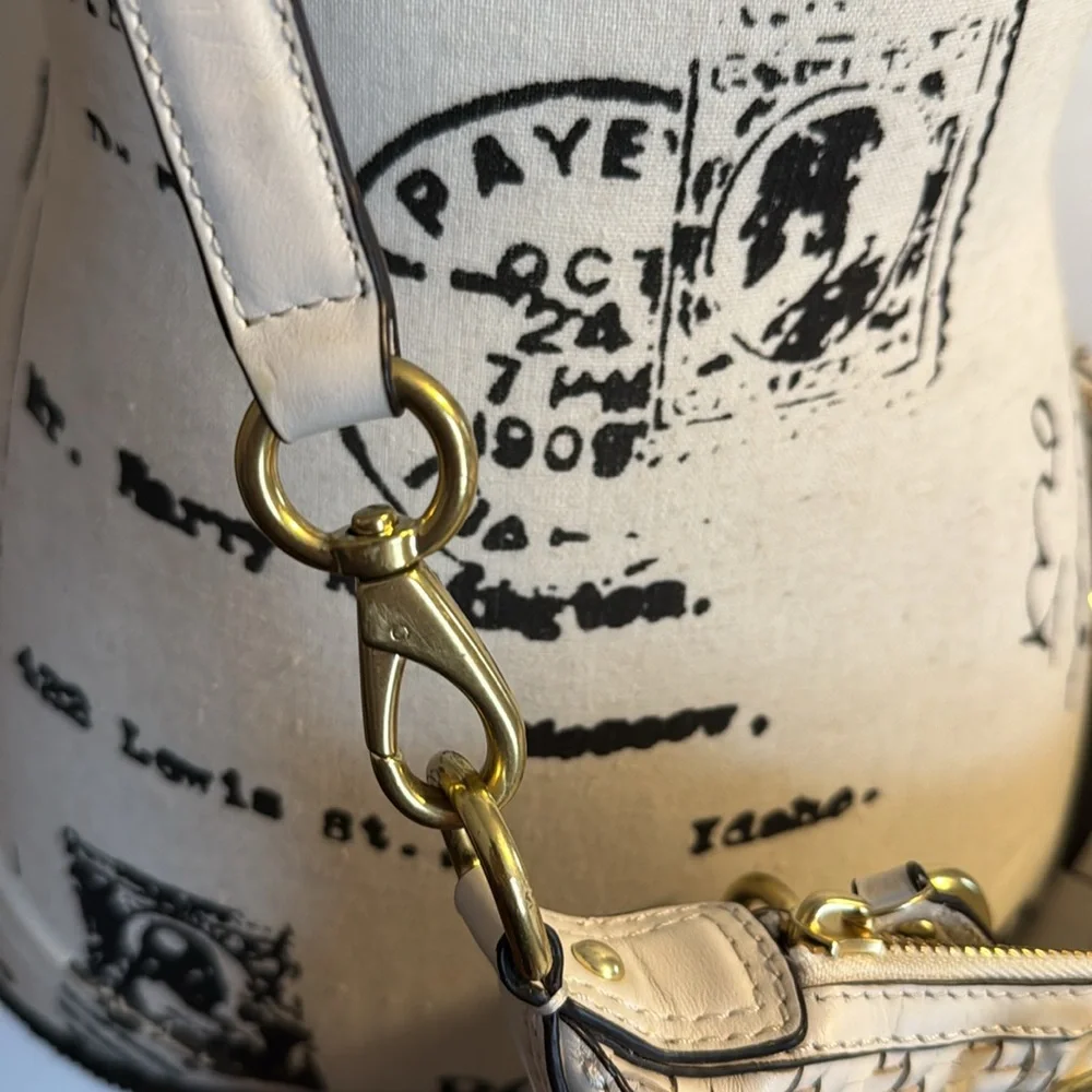 Cream/white Coach Crossbody Bag - Picture 4 of 17